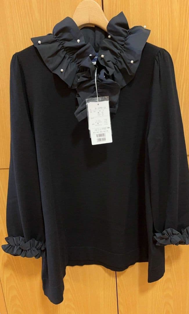 お値下げしました！ 新品未使用　エムズグレイシーフリルパールチュニック♡　42