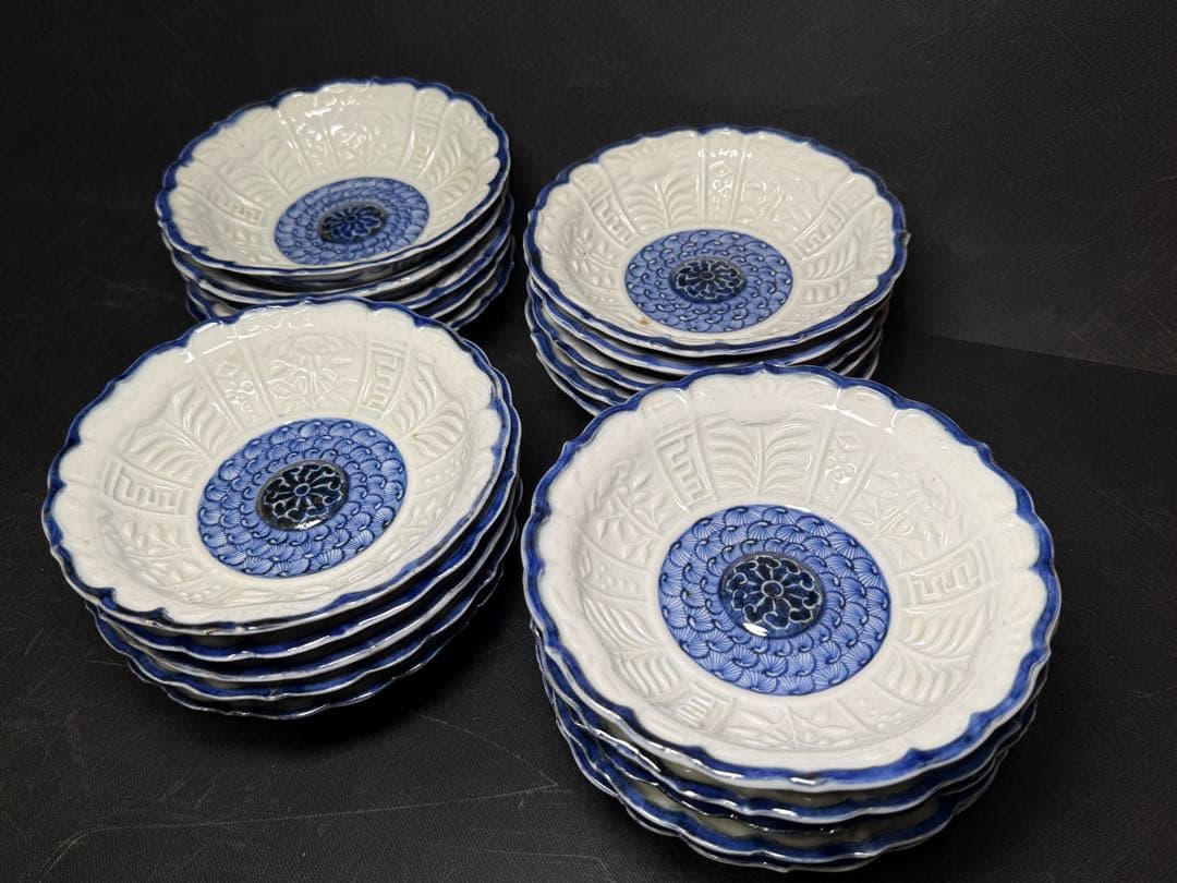 古伊万里 染付 白磁 陽刻 草花文 膾皿 17客 無傷 江戸期 二重角渦福 深鉢