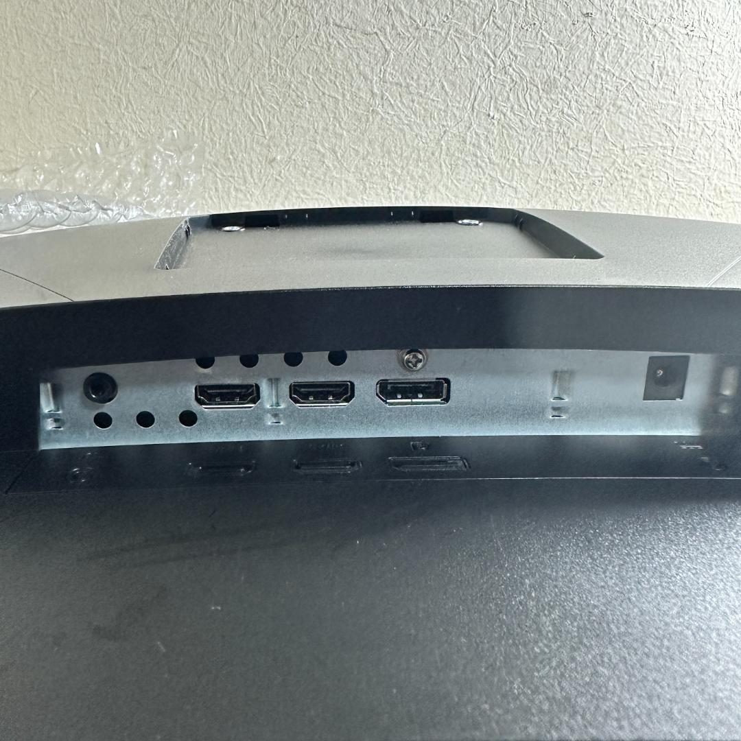 ASUS WQHD 144Hz 31.5インチ ゲーミングモニター