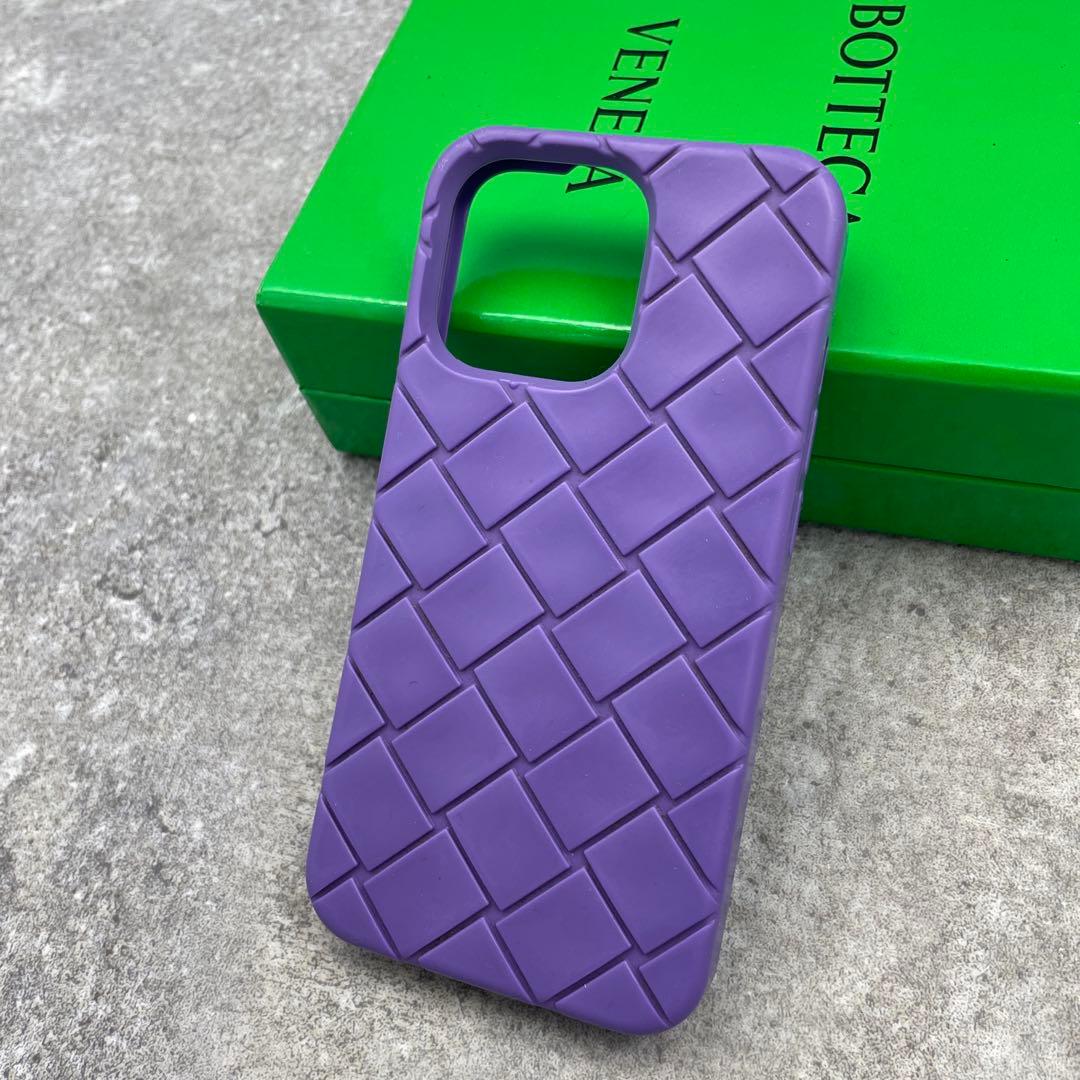 【極美品】ボッテガヴェネタ iPhone13Pro ケース　イントレチャート