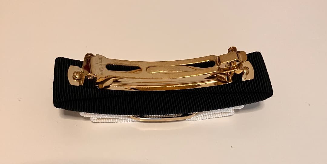 【美品】 Ferragamoバレッタヴァラリボンブラック&アイボリー