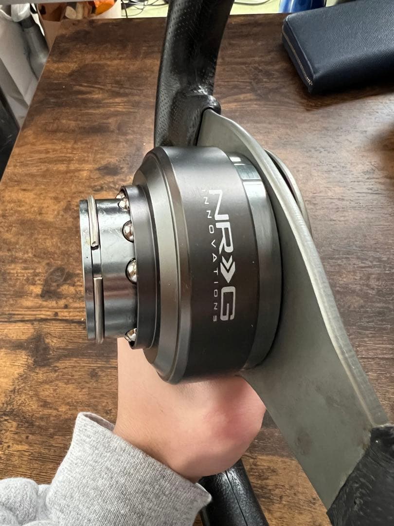 MOMO ステアリング レザー製