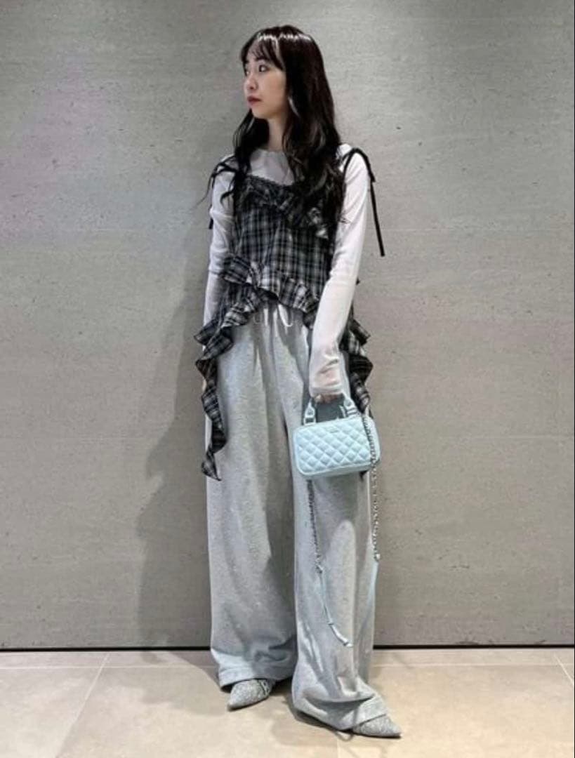 FURFURビジュー付きスウェットワイドパンツ