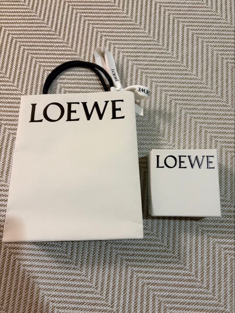 ロエベ アナグラムキーリング バッグチャーム シルバー