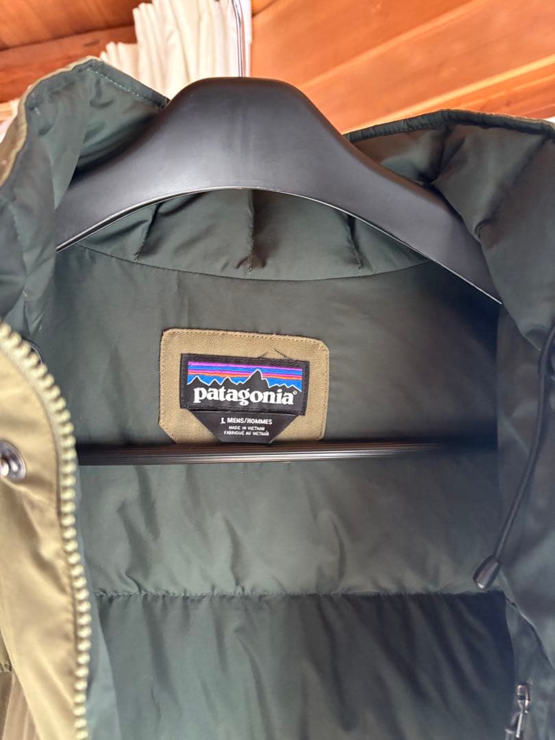 Patagonia 　フード付きダウンジャケット 　パタゴニア　　サイズL