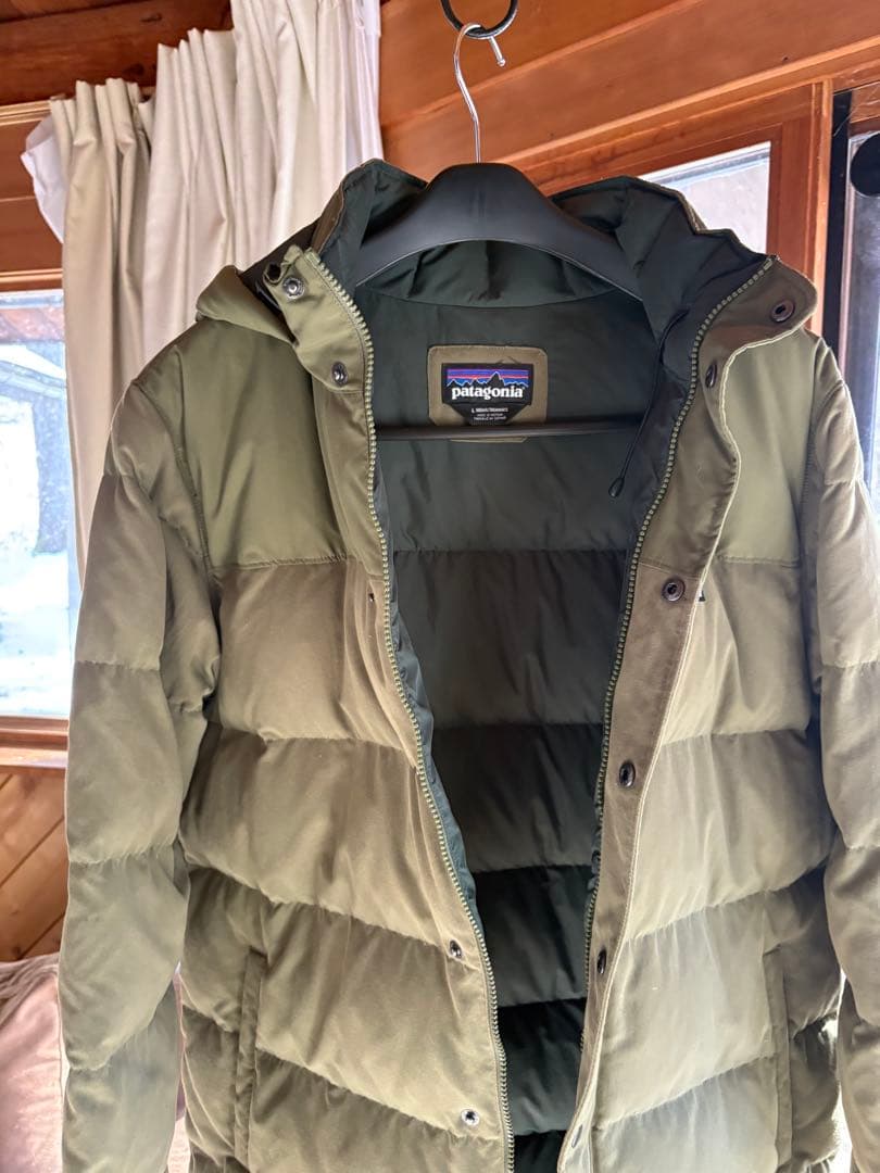 Patagonia 　フード付きダウンジャケット 　パタゴニア　　サイズL