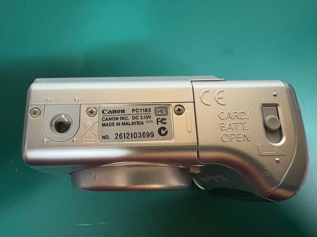 Canon PowerShot A540 中古　綺麗　新品1GB SDカード付