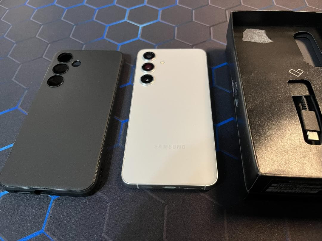 Samsung Galaxy S24 本体 特別仕様 12GB RAM 極美品