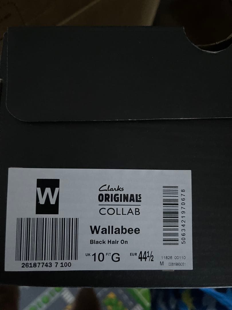 クラークス ワラビー ブラック ヘア オン ブラックアイパッチ アトモス