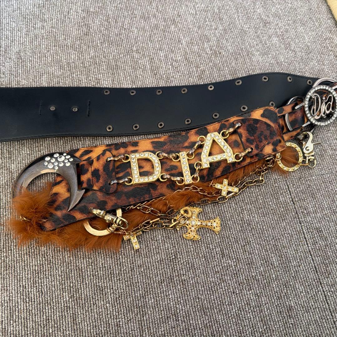 d.i.a ヒョウ柄　ベルト　ファー付き　チェーン　キラキラ