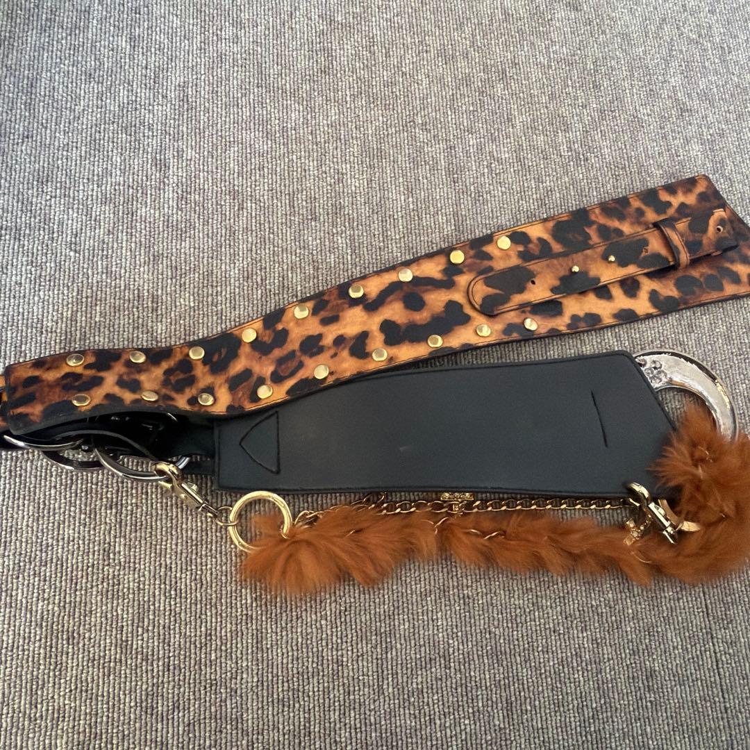 d.i.a ヒョウ柄　ベルト　ファー付き　チェーン　キラキラ
