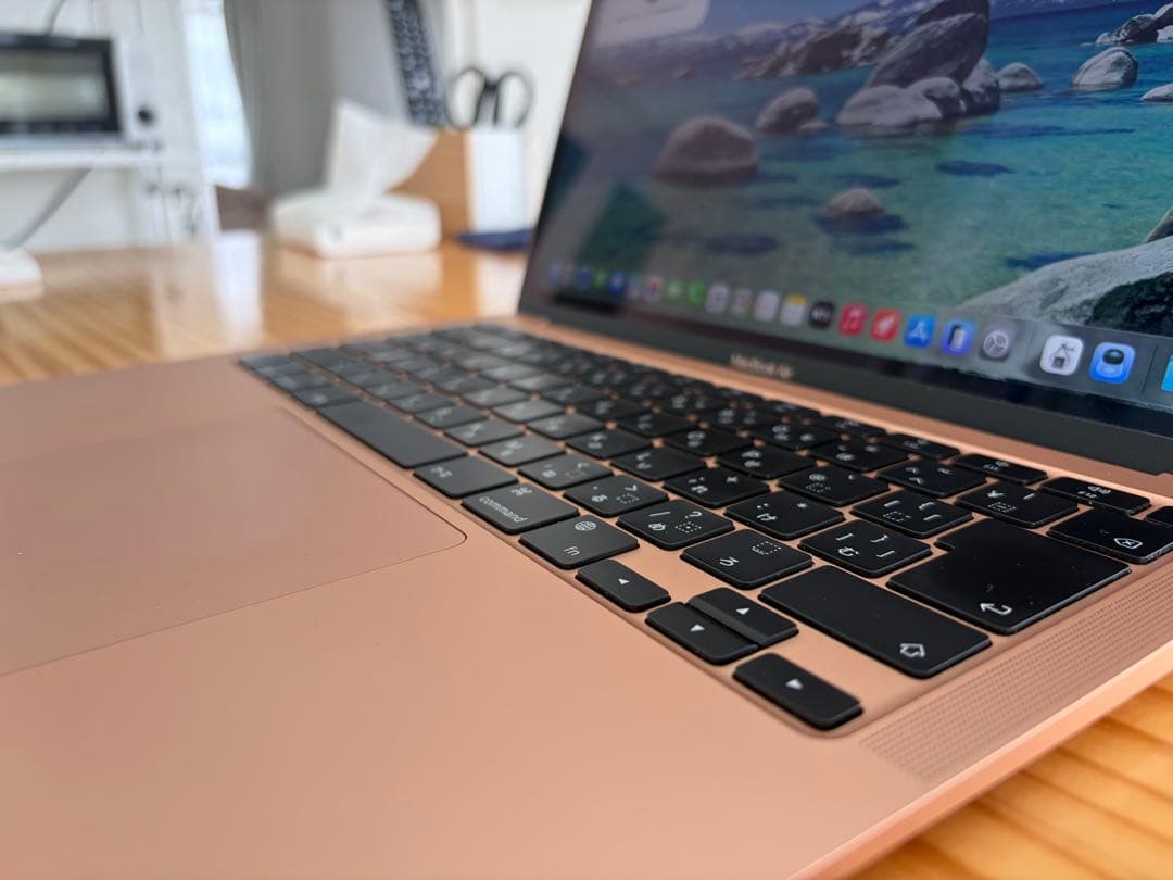 [美品]MacBook Air 2020