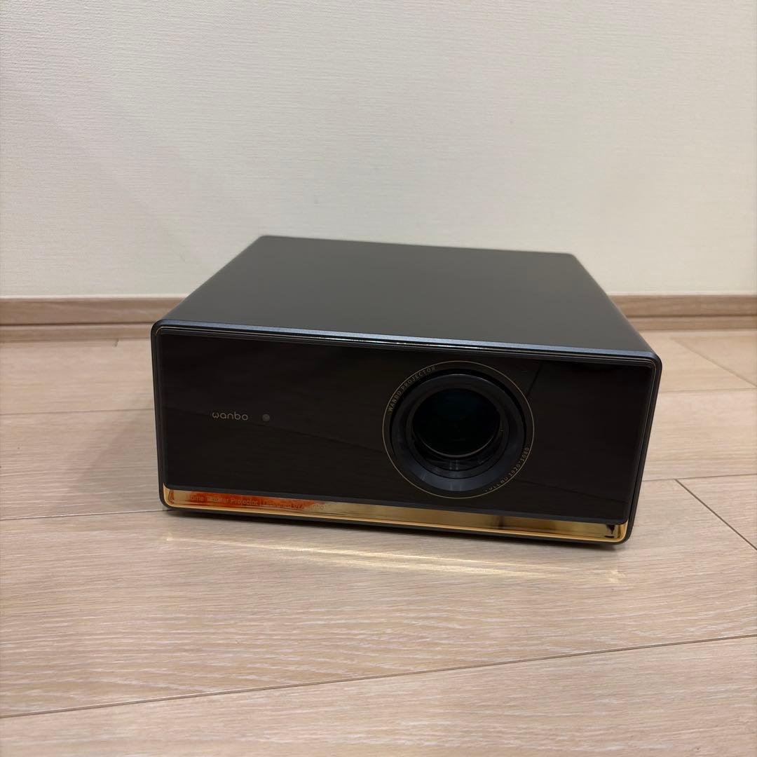 Wanbo プロジェクター 本体