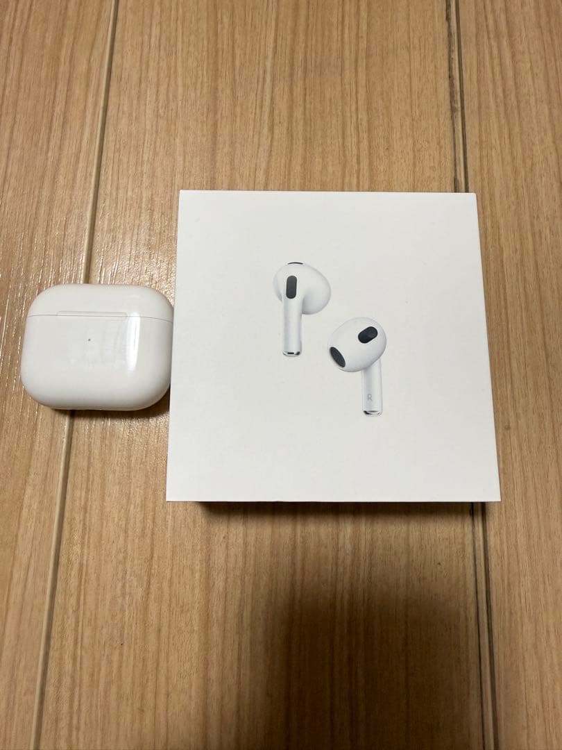 AirPods (第3世代) 本体と充電ケース