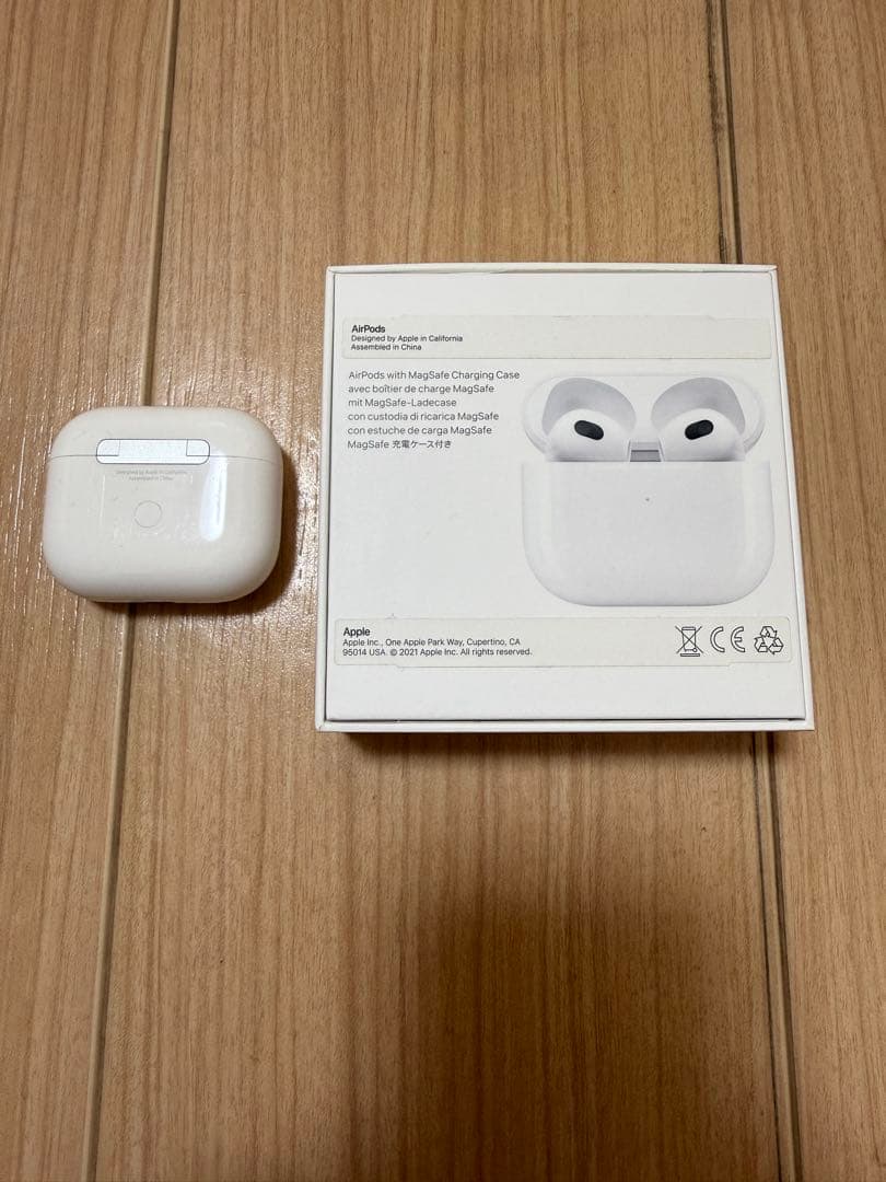 AirPods (第3世代) 本体と充電ケース