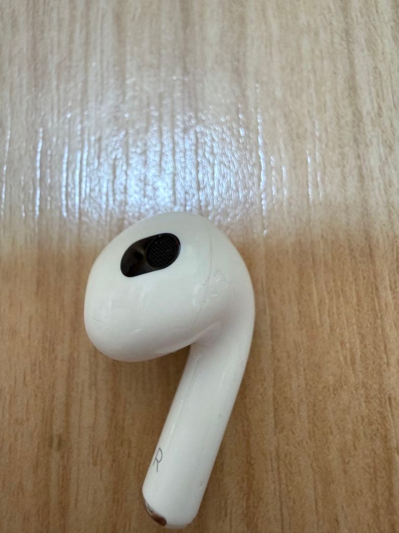 AirPods (第3世代) 本体と充電ケース