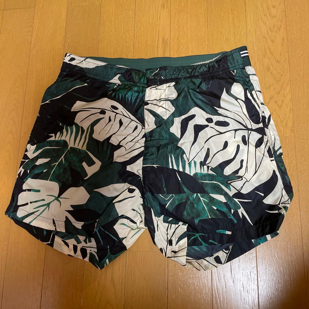 MONCLER 極美品　モンクレールショートパンツ