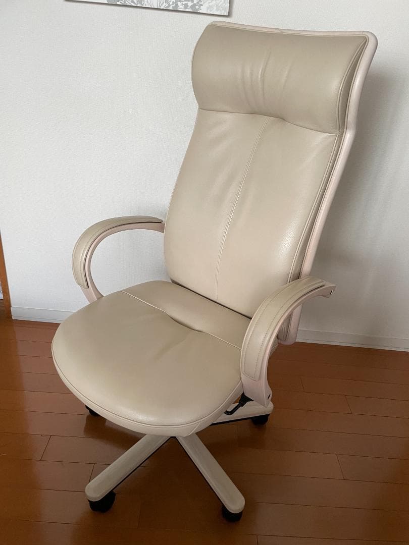 カリモク　デスクチェア　オフィスチェア　レザーチェア　定価21万円　本革　高級