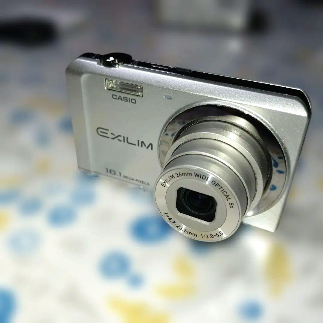 美品　カシオ デジカメ EXILIM　EX-Z28 付属品付き　匿名配送