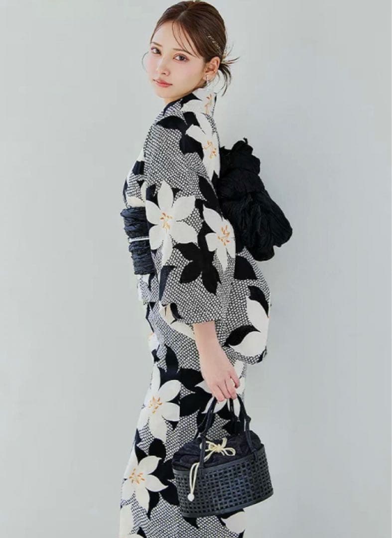 【完売品】sugar jewels 白百合柄 浴衣3点セット 美品