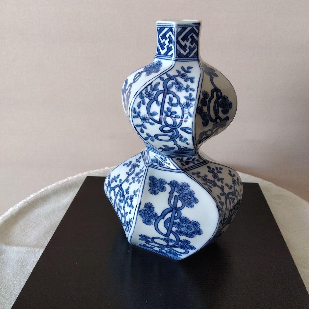 舘林源右衛門作　祥瑞手瓢型六角花瓶