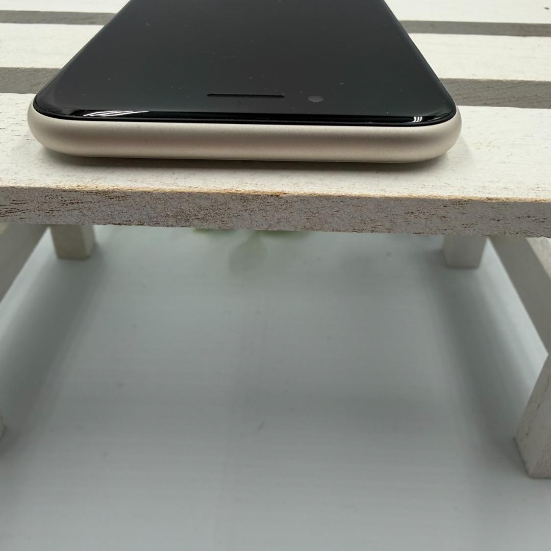 iPhone SE第3世代 64GB スターライト 423