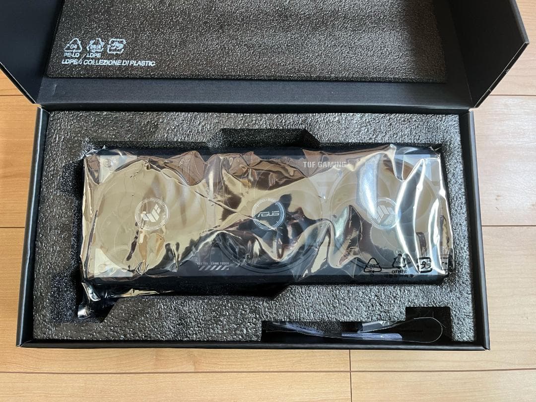 グラフィックボード・グラボ・ビデオカード ASUS TUF Gaming GeForce RTX 5070 Ti OC