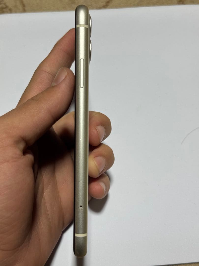 Apple iPhone 11 ホワイト【ジャンク】