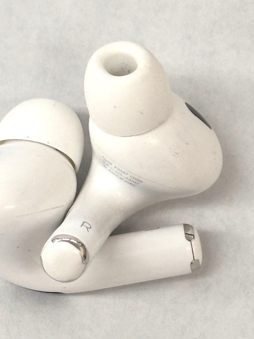 ②AirPods Pro 第二世代　A2968 A3048-3047 イヤホン