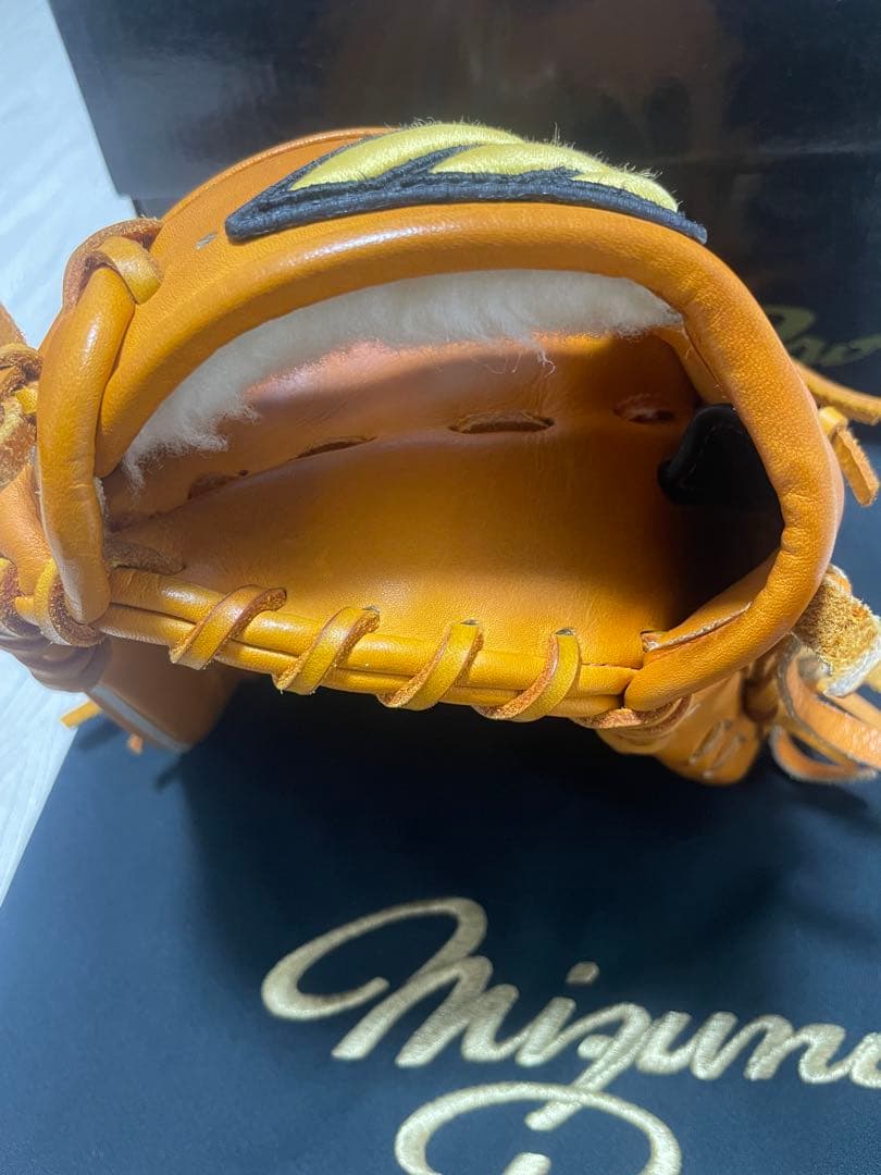※超激レア　ミズノ直営店約30個限定復刻ミズノプロビッグM荒木モデルグローブ