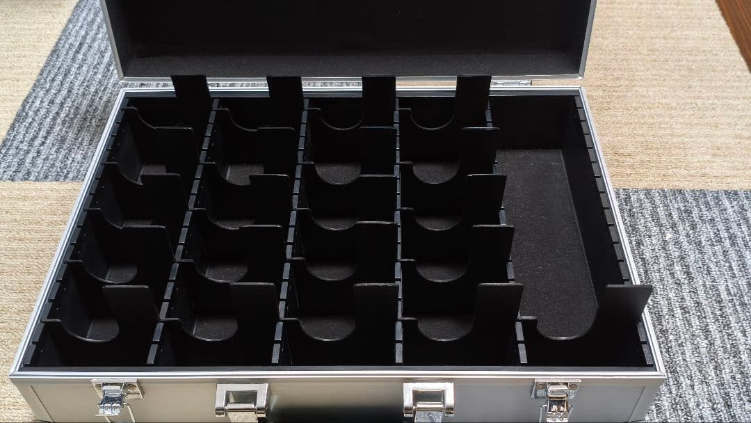 TOYGER CEO Storage アタッシュケース シルバー 仕切板21枚付