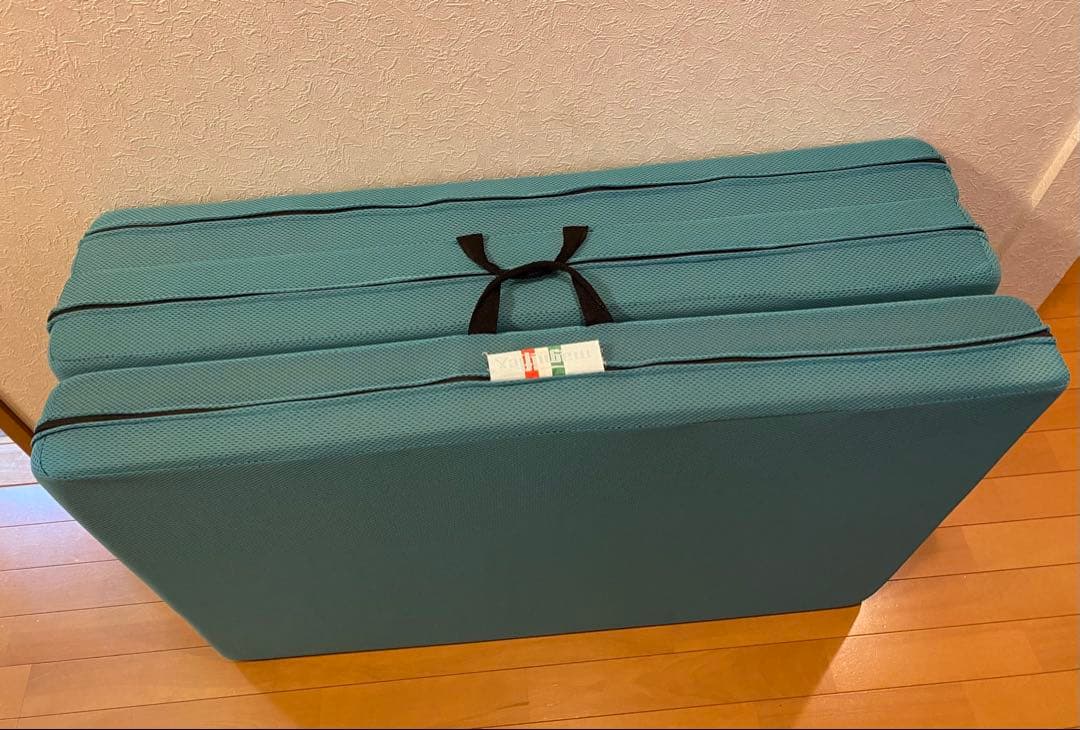 Magniflexマニフレックス メッシュウイング　三つ折りシングルマットレス