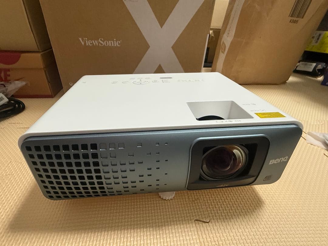 値下げ！【ほぼ新品】BenQ TK710STi 4Kレーザー短焦点プロジェクター