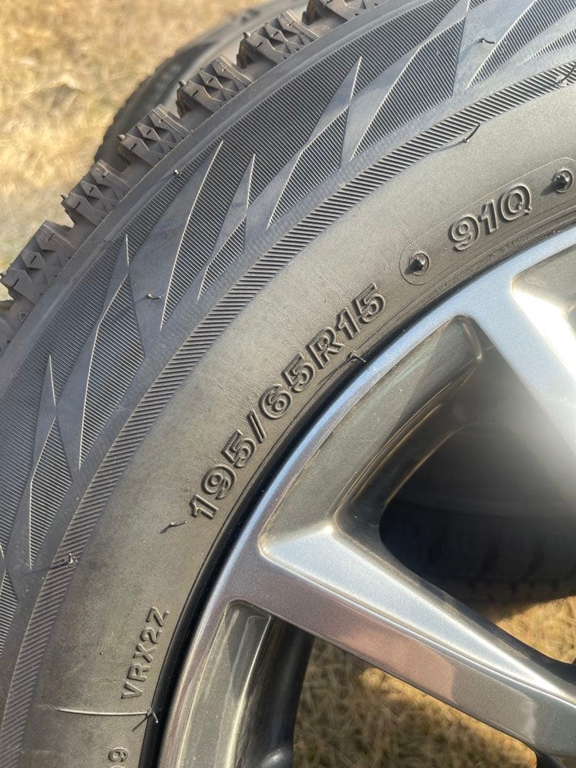 b*i様 ほぼ新品195/65R15 冬用タイヤ ホイールセット 15インチ