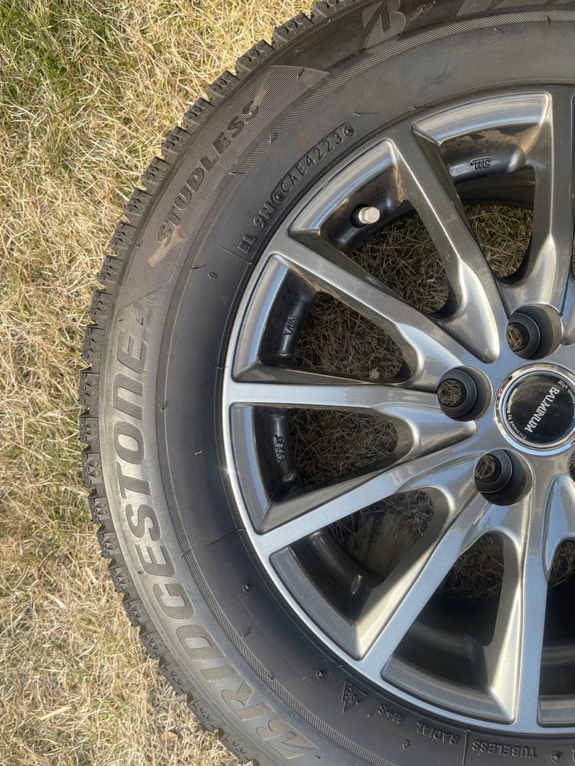 b*i様 ほぼ新品195/65R15 冬用タイヤ ホイールセット 15インチ