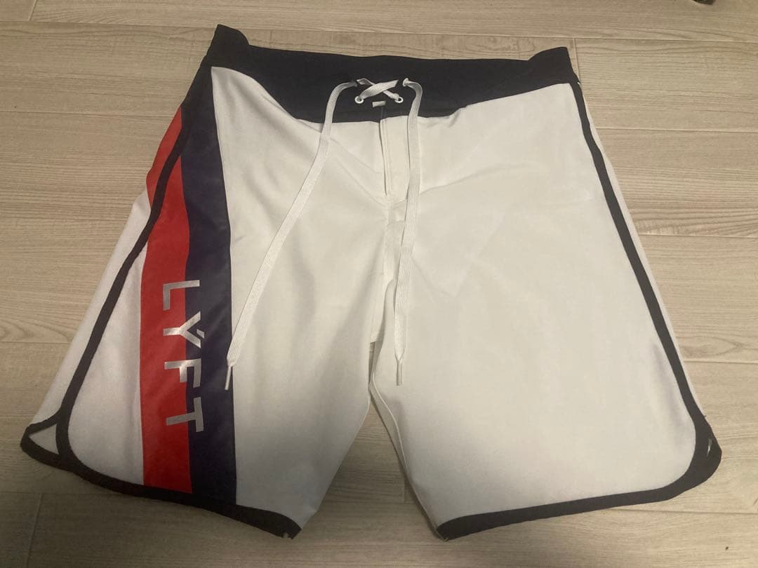 Lyft サーフパンツ　Lサイズ