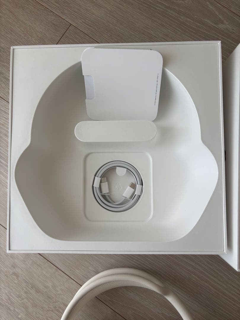 ヘッドホン airpods max