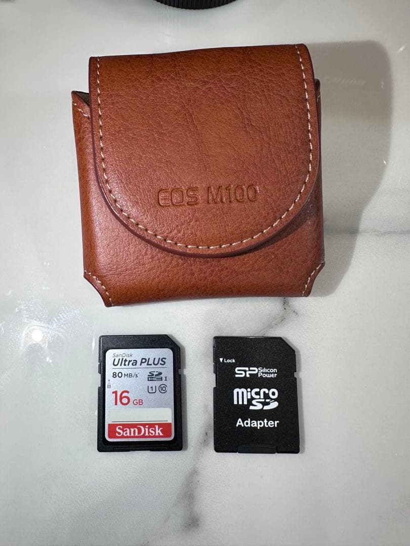 【美品】Canon EOS M100 ダブルズームレンズキット バッグ付き