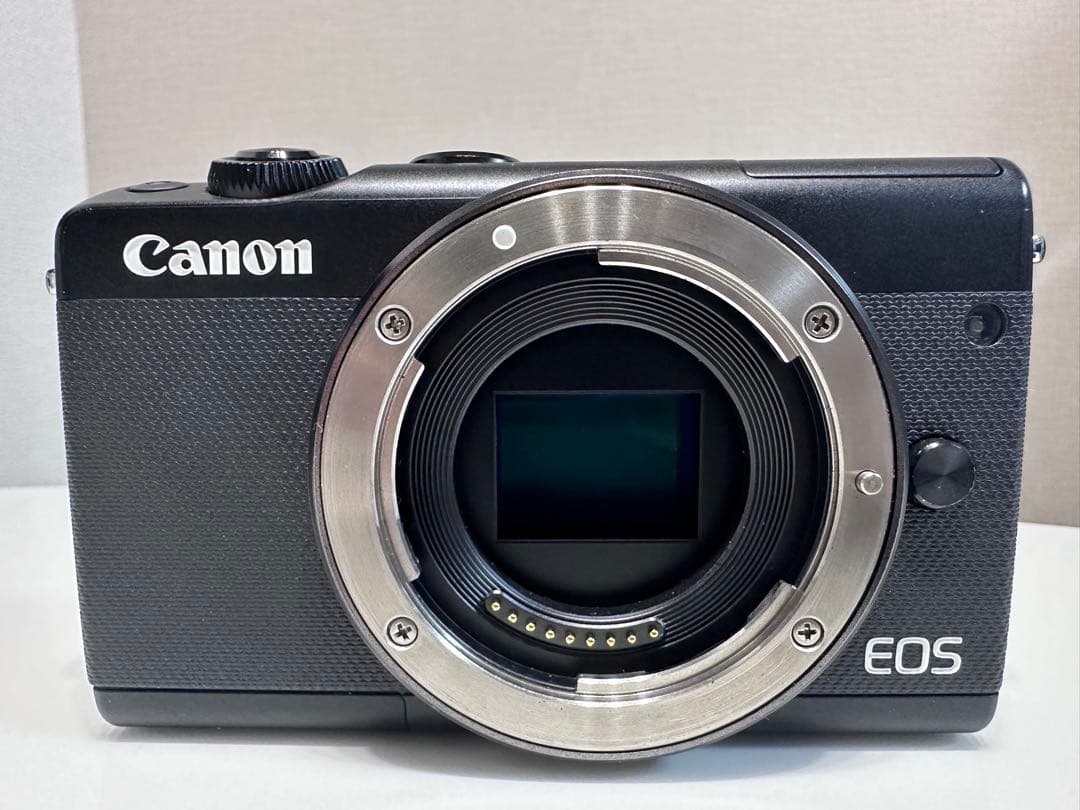 【美品】Canon EOS M100 ダブルズームレンズキット バッグ付き