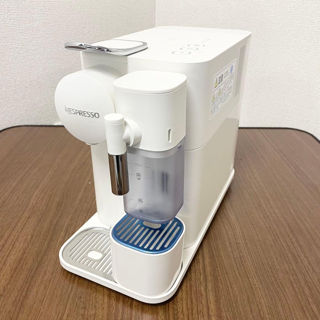 コーヒーメーカー　ネスプレッソ　ラティシマワン　F121 ホワイト