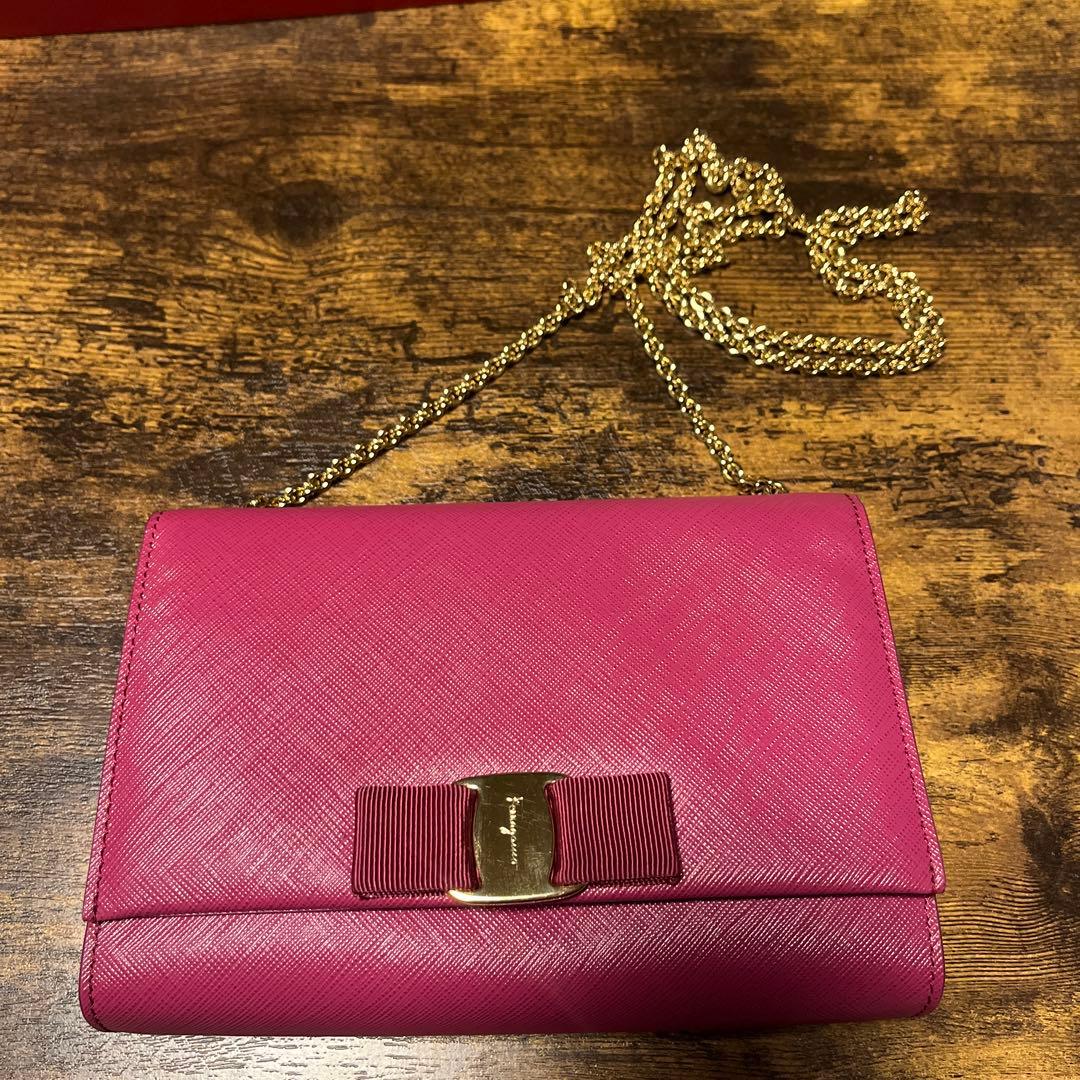 【美品】フェラガモ　チェーンバック