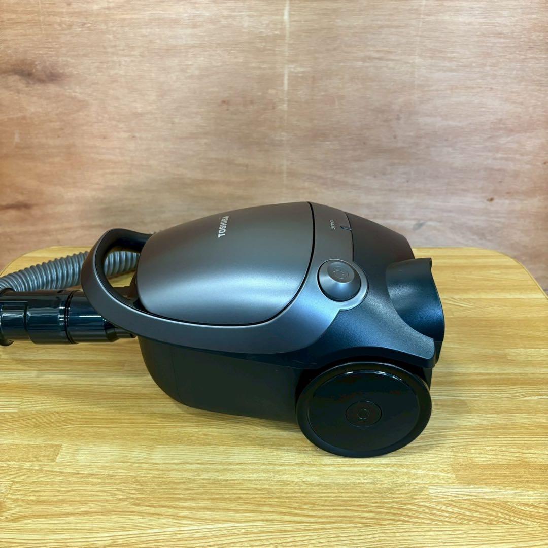 一都三県限定　配送無料　掃除機　紙パック式　TOSHIBA 東芝　2024年製