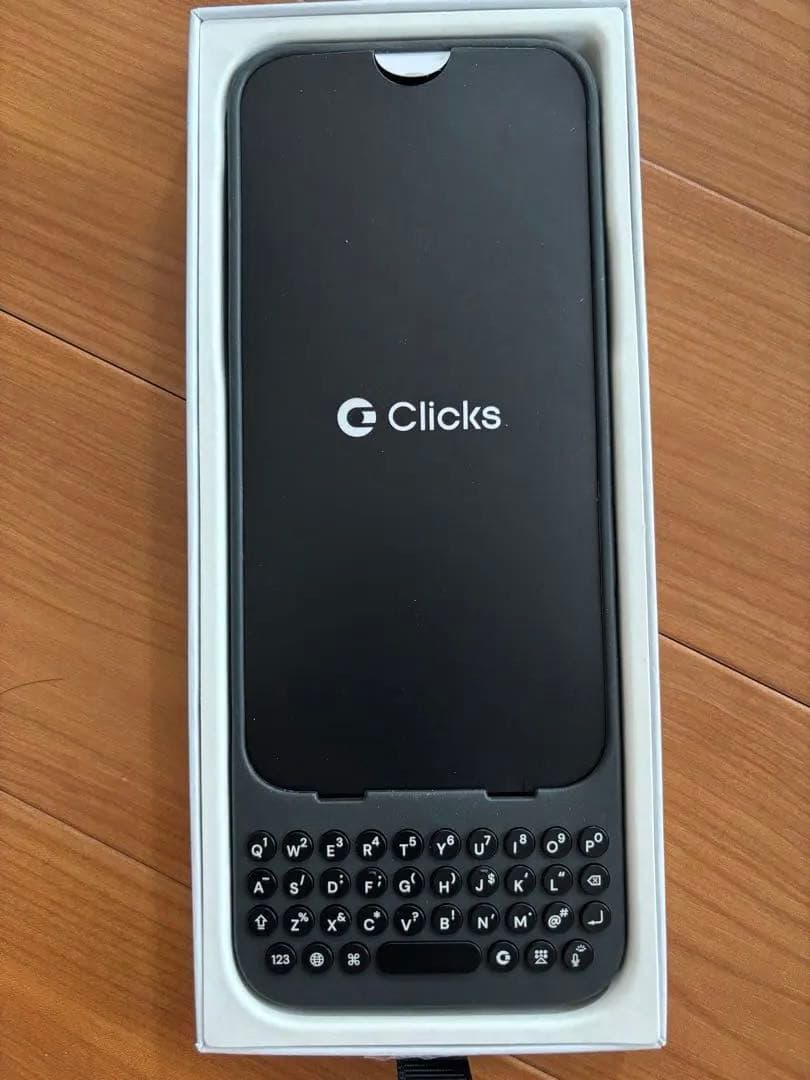 Clicks iPhone 16 Plus キーボード付きケース