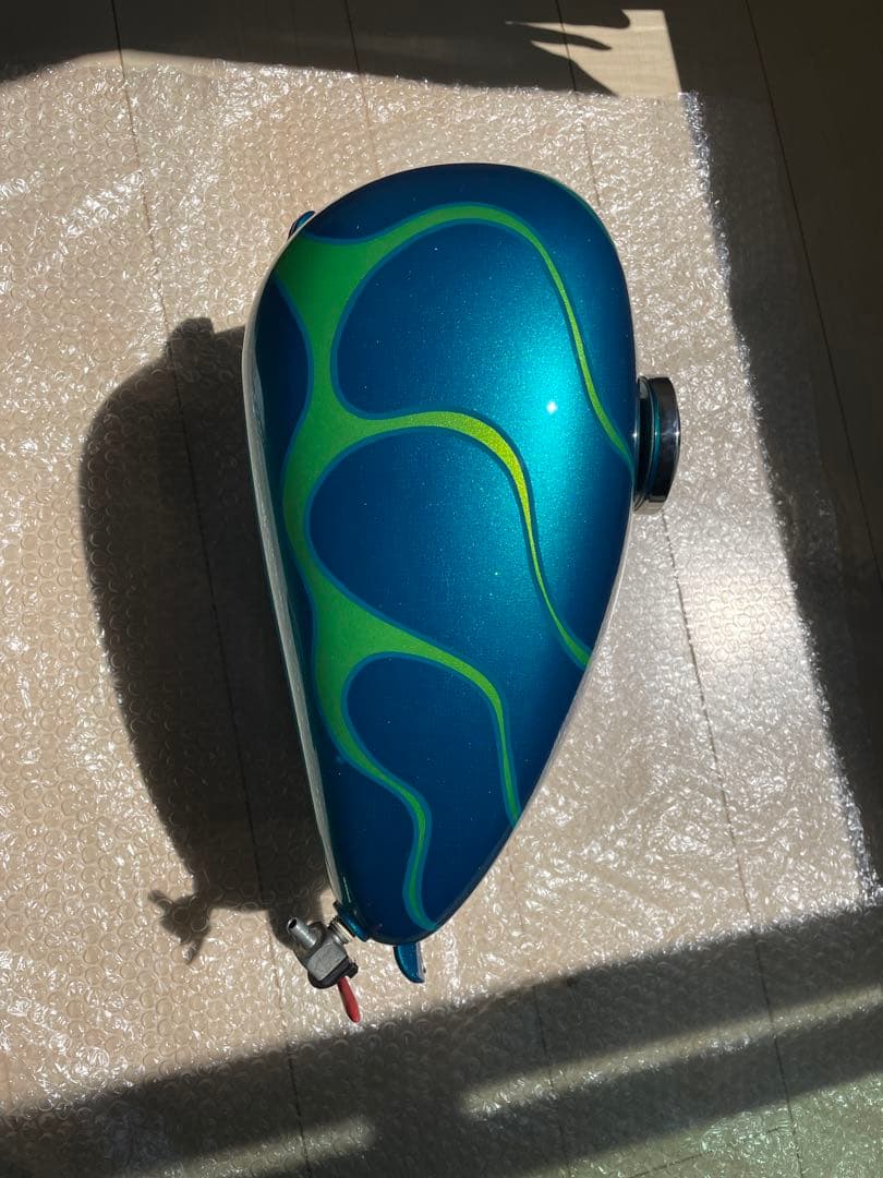 スポーツスター　社外タンク　バイクタンク　チョッパー　エボ　ハーレー