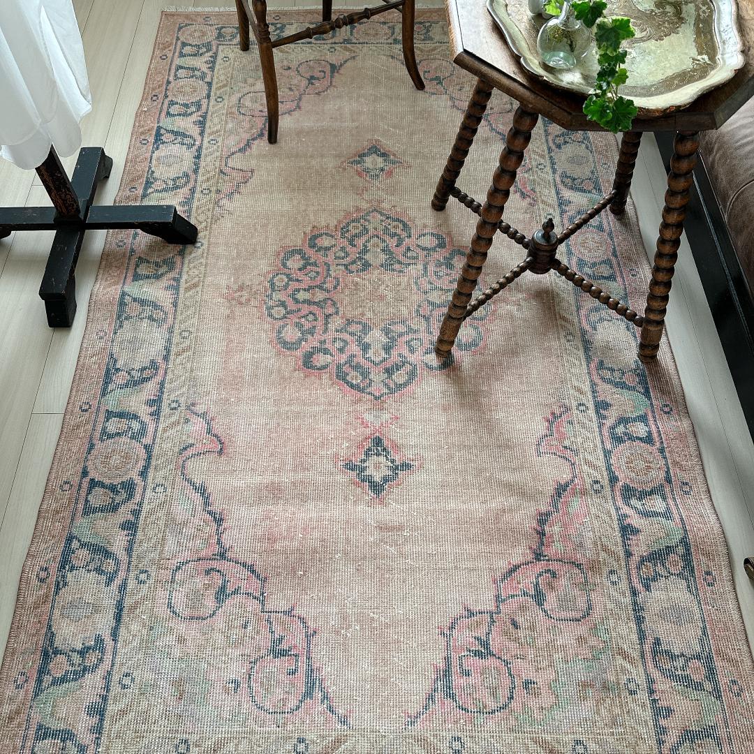 トルコヴィンテージラグ A63 高級 レア ピンク ベージュ ネイビー ミント