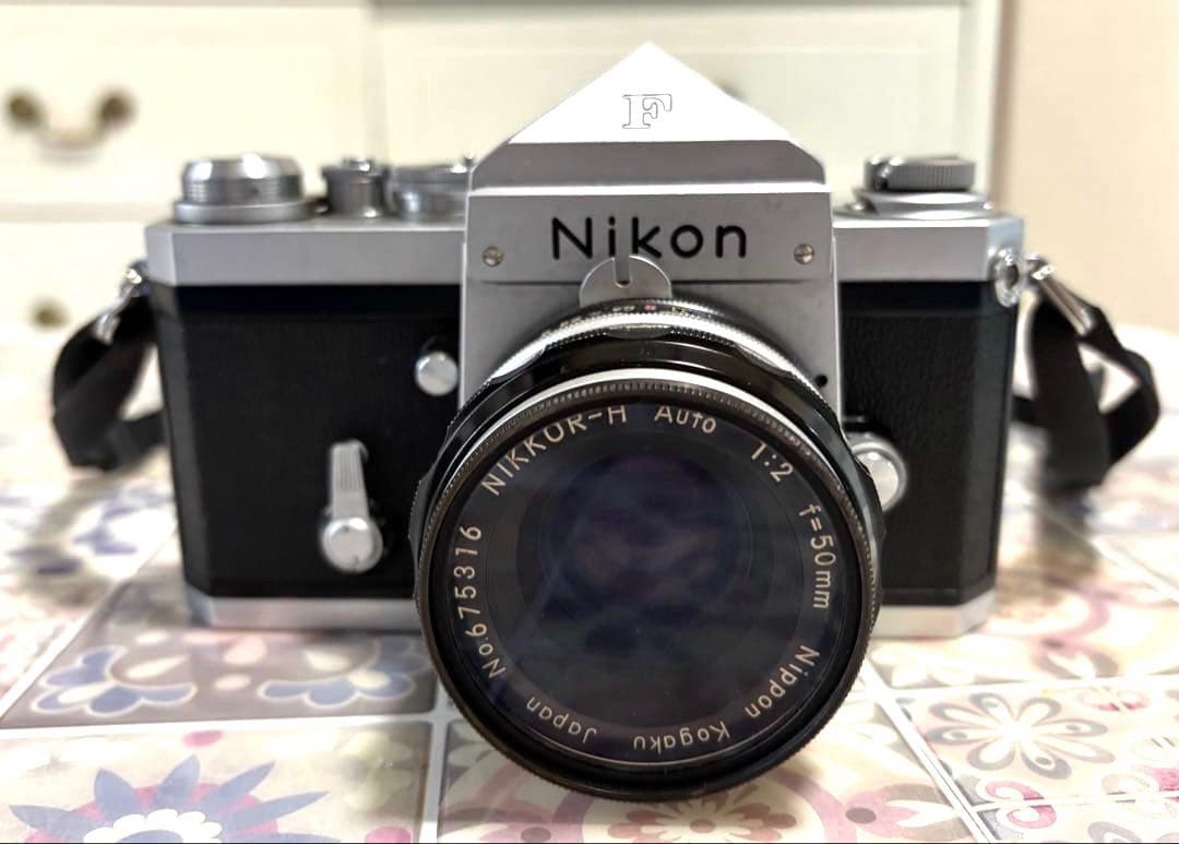 Nikon Ｆ　一眼レフカメラ Nikkor 50mmレンズ付き
