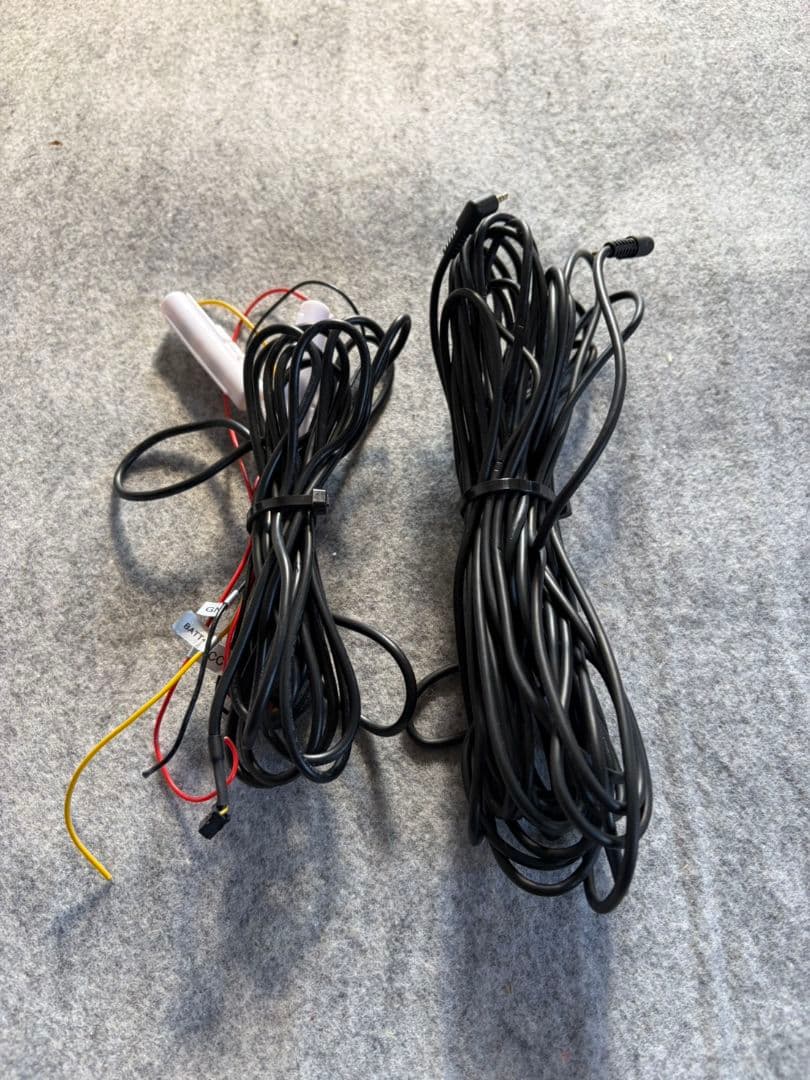 コムテック　ドライブレコーダー COMTEC　2カメラ　前後　ZDR035