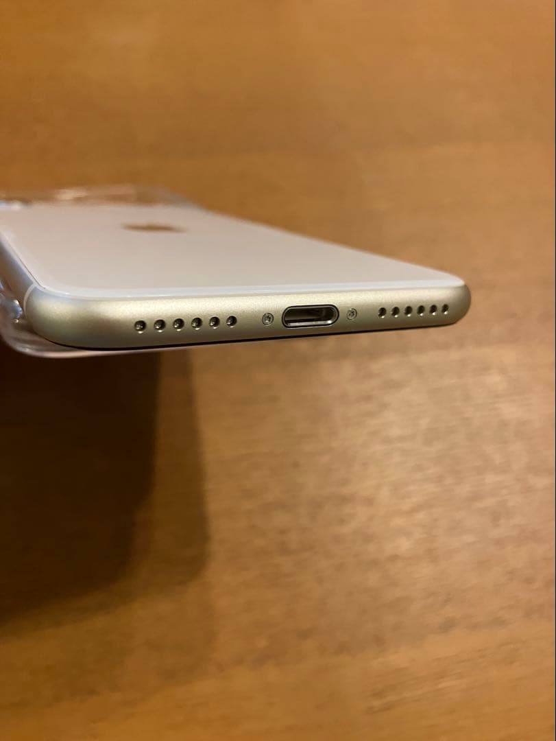 【新品同様】iPhoneSE第3世代 auモデル 容量64G ホワイト