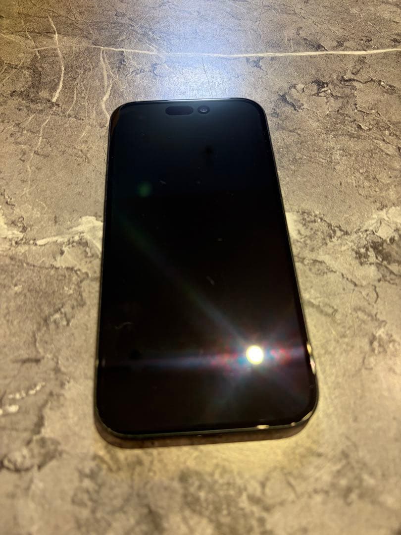 美品 Apple iPhone 15 ブラック 本体 256gb