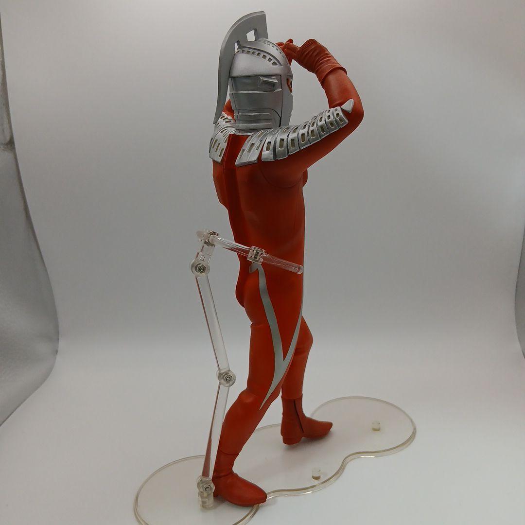 ウルトラマンセブン　ソフビ　フィギュア　大怪獣シリーズ　エメリウム光線ポーズ